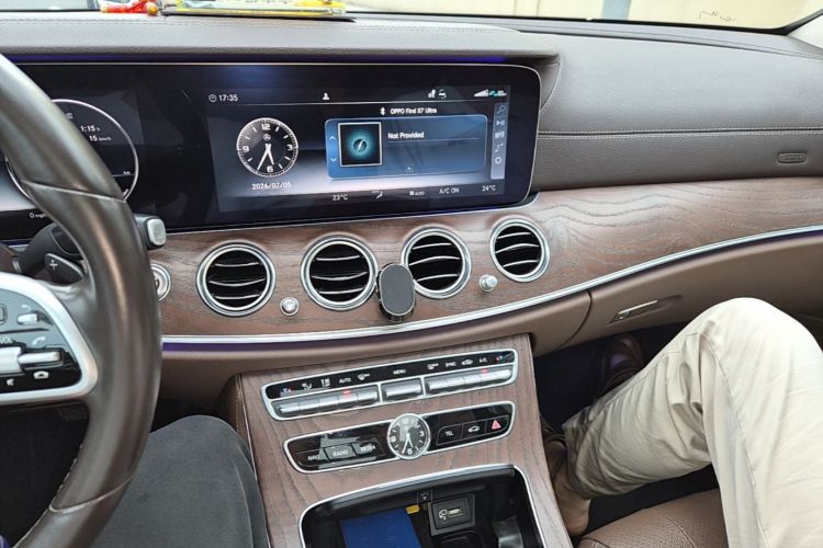 Used Mercedes-Benz E-Class 2019 E 300 L Luxury Model Audio And AC Panel