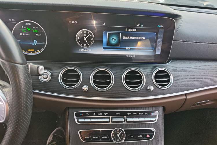 Used Mercedes-Benz E-Class 2019 E 260 L Sport Edition Audio And AC Panel