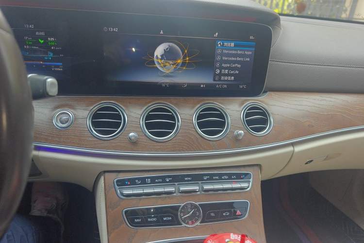 Used Mercedes-Benz E-Class 2019 E 260 L Audio And AC Panel