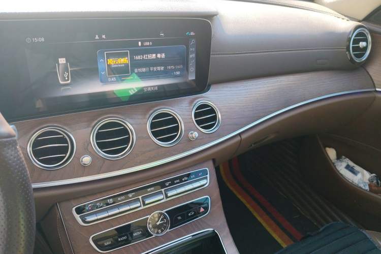 Used Mercedes-Benz E-Class 2019 Restyled E 300 L Luxury Edition Audio And AC Panel