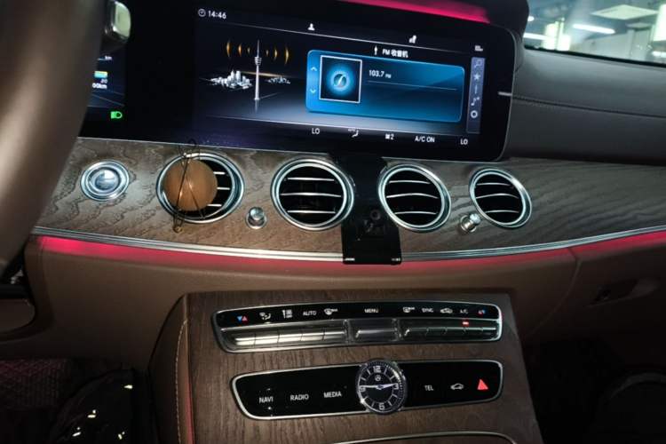 Used Mercedes-Benz E-Class 2019 E 200 L Audio And AC Panel