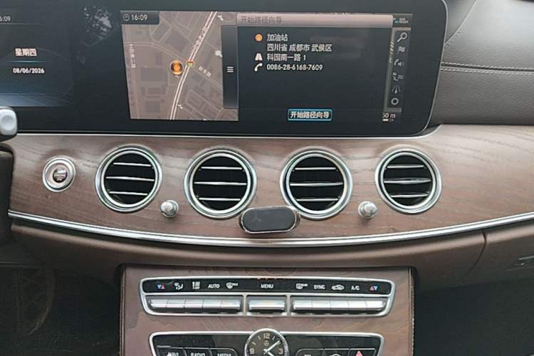 Used Mercedes-Benz E-Class 2019 Restyled E 300 L Luxury Edition Audio And AC Panel