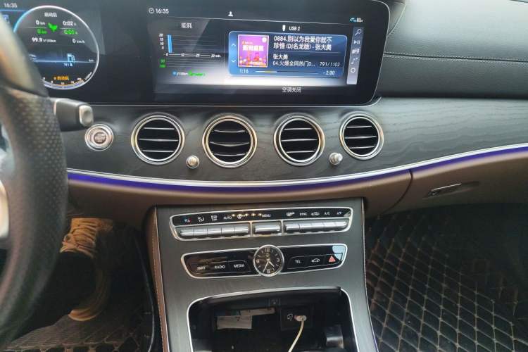 Used Mercedes-Benz E-Class 2019 E 260 L Sport Edition Audio And AC Panel