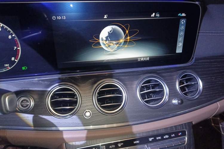 Used Mercedes-Benz E-Class 2019 Restyled E 300 L Sport Luxury Edition Audio And AC Panel
