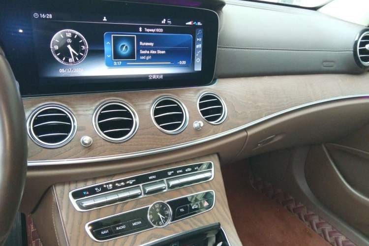 Used Mercedes-Benz E-Class 2019 Restyled E 300 L Luxury Edition Audio And AC Panel
