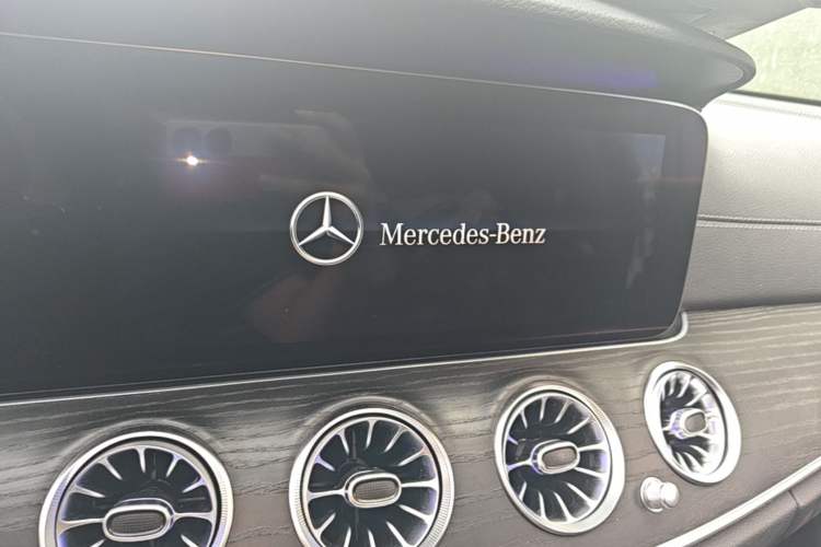 Used Mercedes-Benz E-Class 2019 Restyled E 300 L Sport Luxury Edition Audio And AC Panel