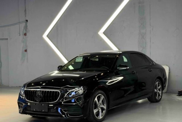 Ojetý Mercedes-Benz E-Class 2019 Restyled E 300 L Sport Luxury Edition