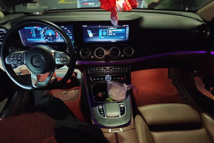 Used Mercedes-Benz E-Class 2019 E 200 L Sport Edition Center Console