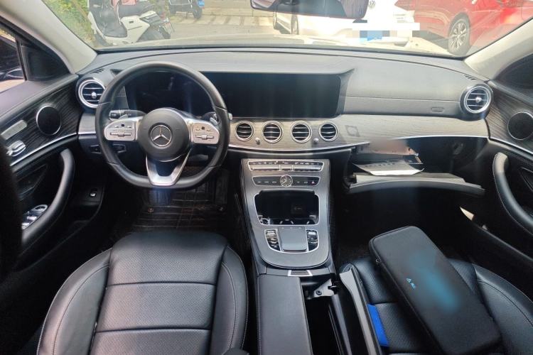 Used Mercedes-Benz E-Class 2019 Restyled E 300 L Sporty and Stylish Edition Center Console