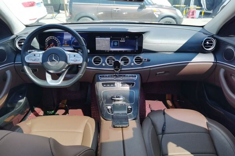 Used Mercedes-Benz E-Class 2019 Restyled E 300 L Sporty and Stylish Edition Center Console