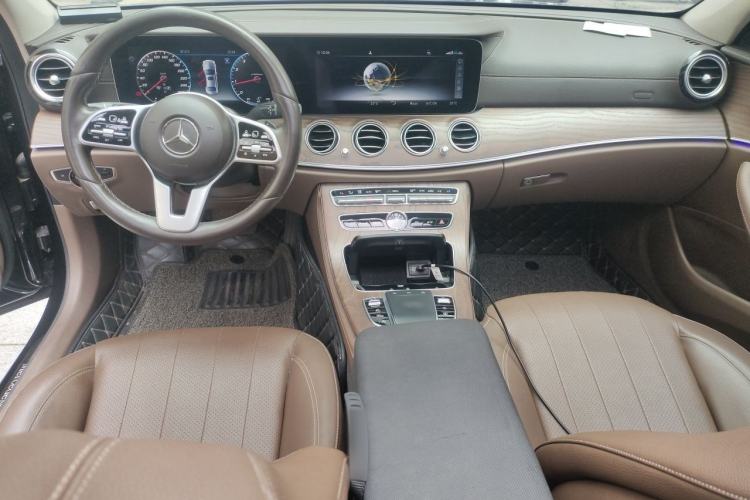 Used Mercedes-Benz E-Class 2019 E 300 L Luxury Model Center Console