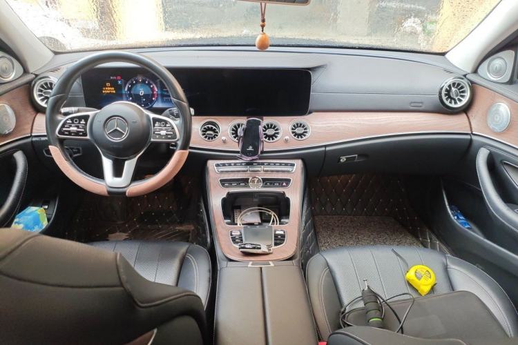 Used Mercedes-Benz E-Class 2019 E 300 L Stylish Model Center Console