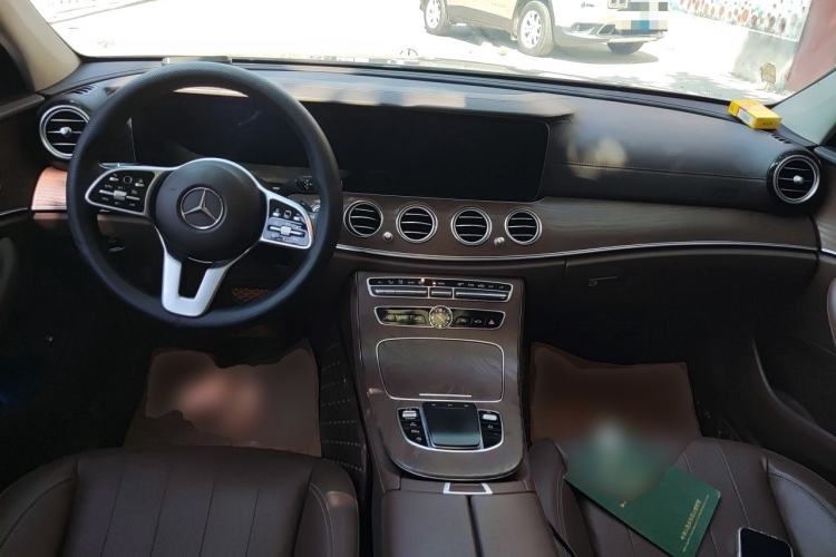 Used Mercedes-Benz E-Class 2019 E 300 L Stylish Model Center Console