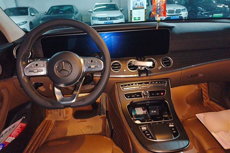Used Mercedes-Benz E-Class 2019 Restyled E 300 L Sport Luxury Edition Center Console