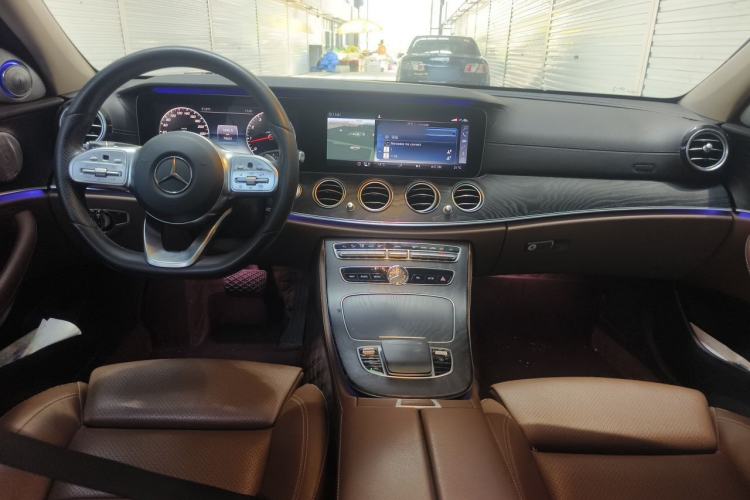 Used Mercedes-Benz E-Class 2019 E 200 L Sport Edition Center Console