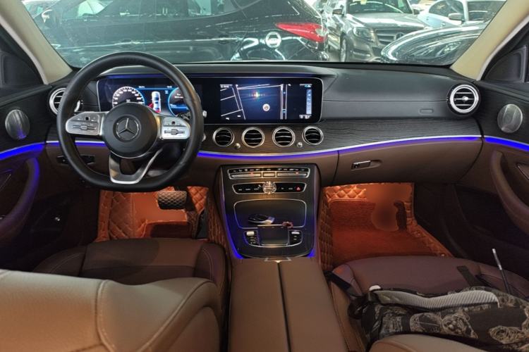 Used Mercedes-Benz E-Class 2019 Restyled E 300 L Sport Luxury Edition Center Console