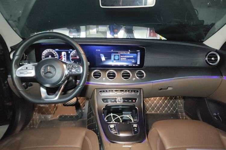 Used Mercedes-Benz E-Class 2019 Restyled E 300 L Sport Luxury Edition Center Console