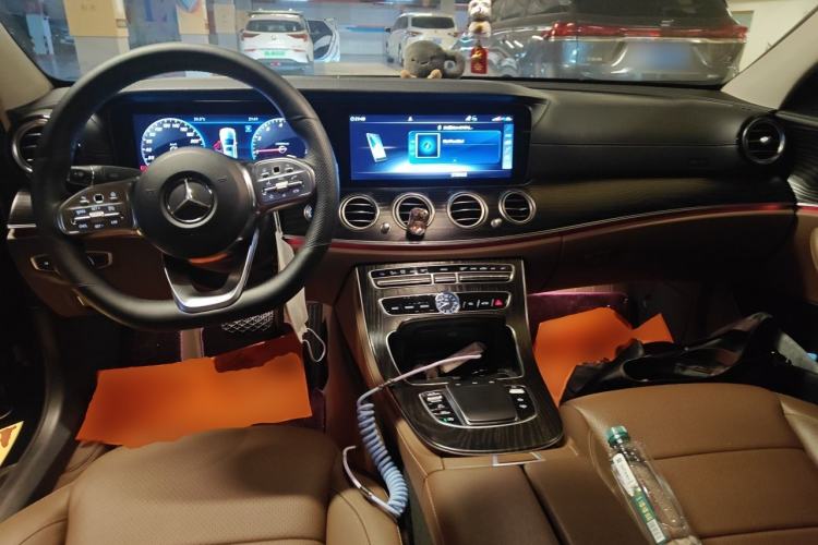 Used Mercedes-Benz E-Class 2019 Restyled E 300 L Sport Luxury Edition Center Console