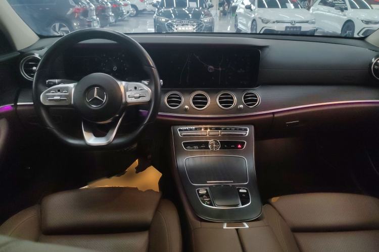 Used Mercedes-Benz E-Class 2019 E 260 L Sport Edition Center Console