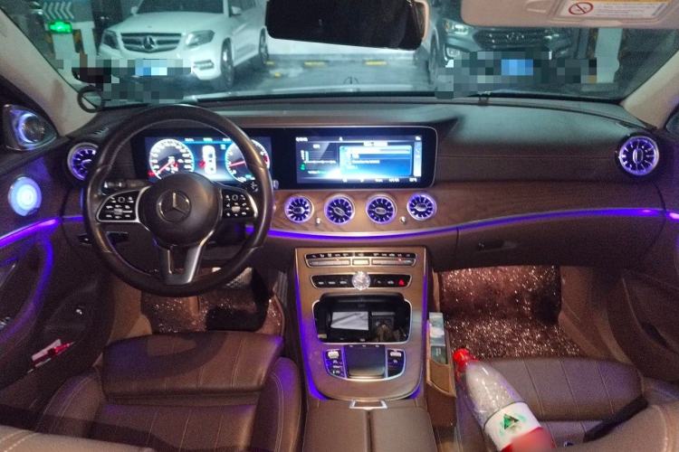 Used Mercedes-Benz E-Class 2019 E 260 L Center Console