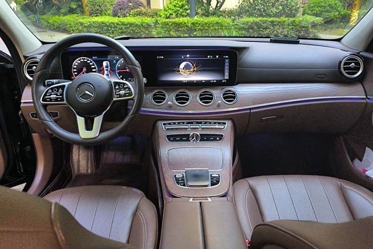 Used Mercedes-Benz E-Class 2019 Restyled E 300 L Luxury Edition Center Console