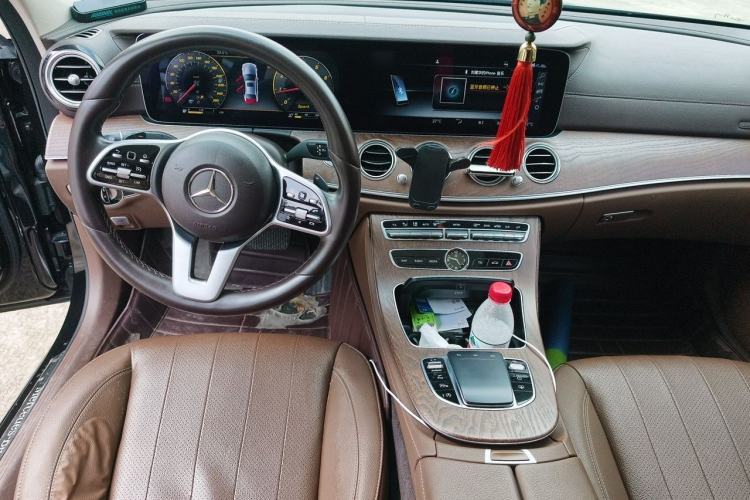 Used Mercedes-Benz E-Class 2019 E 300 L Luxury Model Center Console
