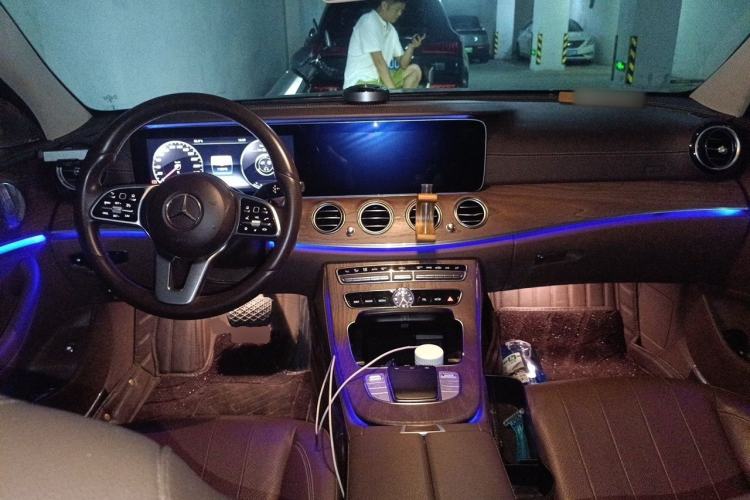 Used Mercedes-Benz E-Class 2019 Restyled E 300 L Luxury Edition Center Console