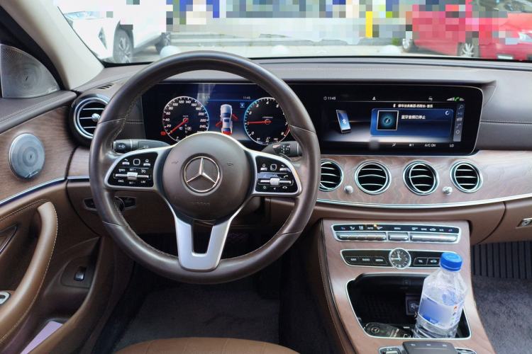 Used Mercedes-Benz E-Class 2019 Facelifted E 300 L Stylish Version Center Console