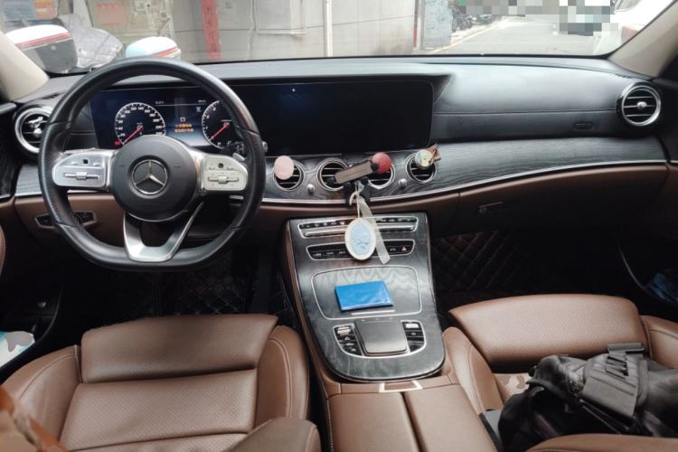 Used Mercedes-Benz E-Class 2019 E 200 L Sport Edition Center Console