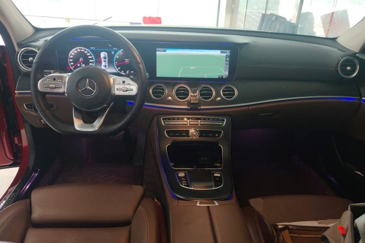 Used Mercedes-Benz E-Class 2019 E 200 L Sport Edition Center Console