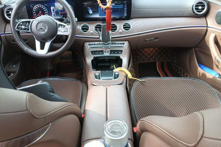 Used Mercedes-Benz E-Class 2019 E 300 L Luxury Model Center Console
