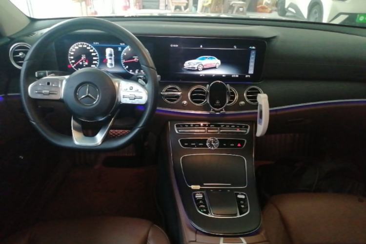 Used Mercedes-Benz E-Class 2019 Restyled E 300 L Sport Luxury Edition Center Console