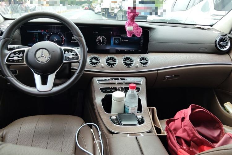 Used Mercedes-Benz E-Class 2019 Restyled E 300 L Luxury Edition Center Console
