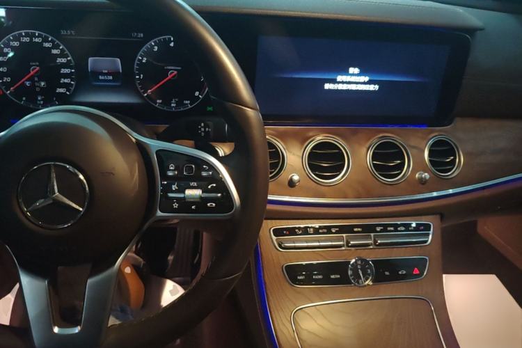 Used Mercedes-Benz E-Class 2019 Facelifted E 300 L Stylish Version Center Console