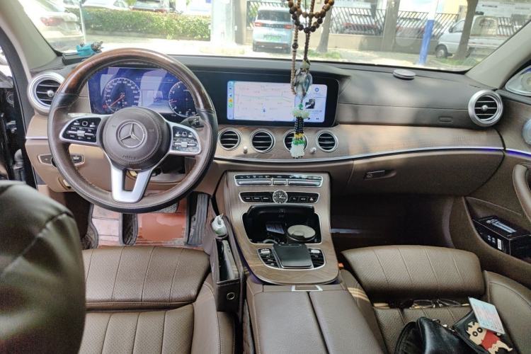 Used Mercedes-Benz E-Class 2019 E 200 L Center Console