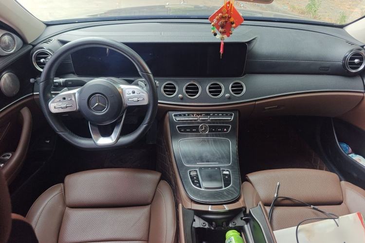 Used Mercedes-Benz E-Class 2019 E 200 L Sport Edition Center Console