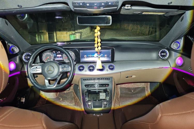 Used Mercedes-Benz E-Class 2019 E 200 Sport Edition Center Console