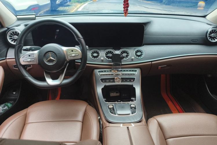 Used Mercedes-Benz E-Class 2019 Restyled E 300 L Sporty and Stylish Edition Center Console