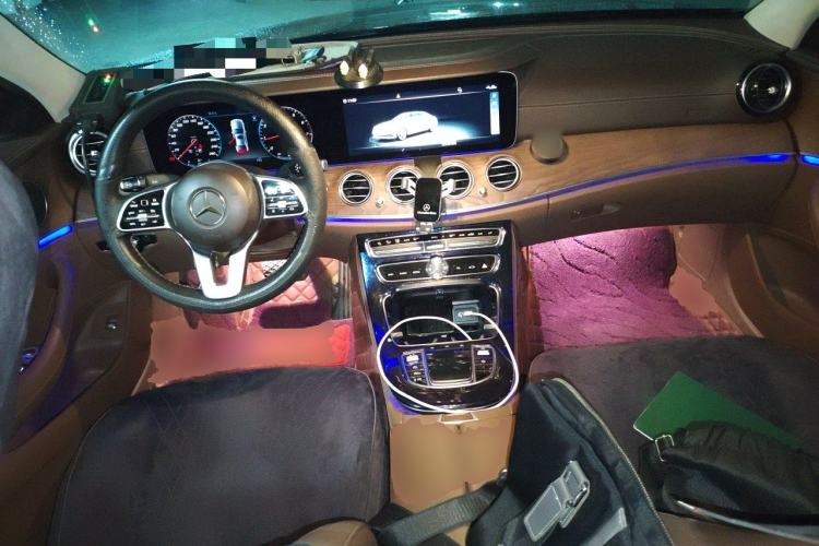 Used Mercedes-Benz E-Class 2019 Facelifted E 300 L Stylish Version Center Console