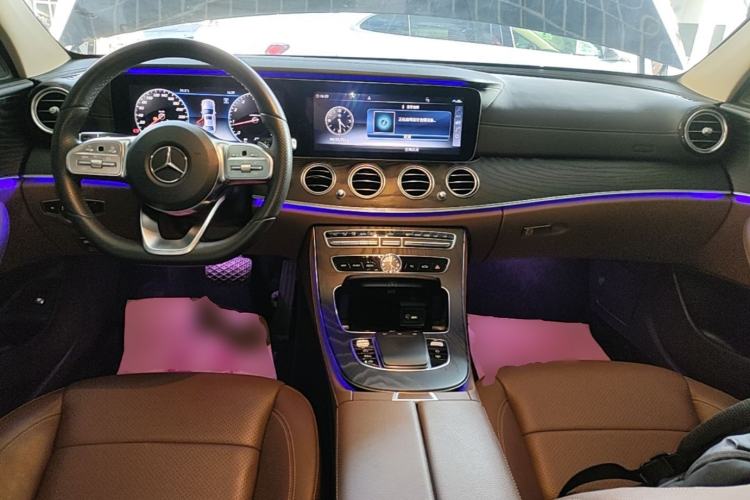 Used Mercedes-Benz E-Class 2019 Restyled E 300 L Sport Luxury Edition Center Console