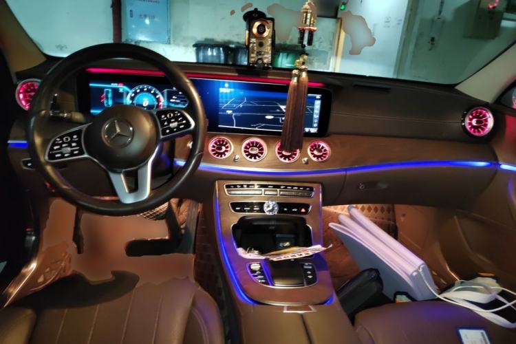 Used Mercedes-Benz E-Class 2019 Restyled E 300 L Luxury Edition Center Console