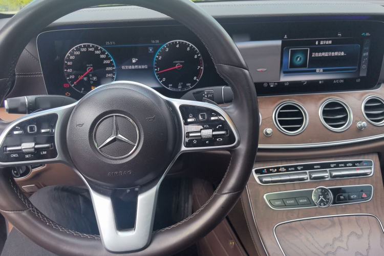 Used Mercedes-Benz E-Class 2019 Facelifted E 300 L Stylish Version Center Console
