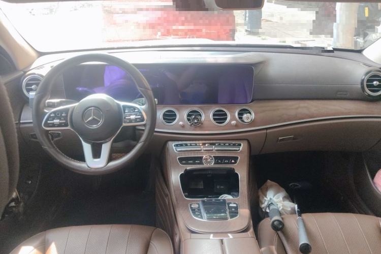 Used Mercedes-Benz E-Class 2019 E 300 L Stylish Model Center Console