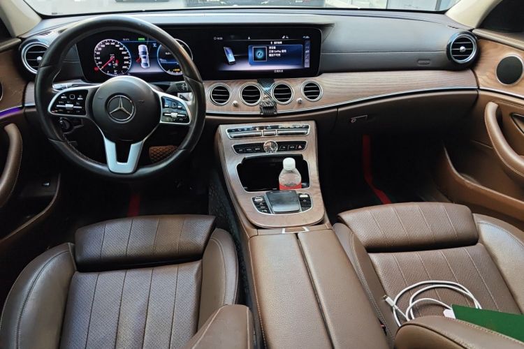 Used Mercedes-Benz E-Class 2019 E 260 L Center Console