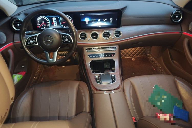 Used Mercedes-Benz E-Class 2019 Restyled E 300 L Luxury Edition Center Console