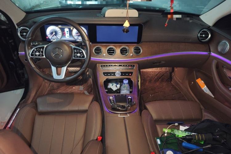 Used Mercedes-Benz E-Class 2019 E 200 L Center Console