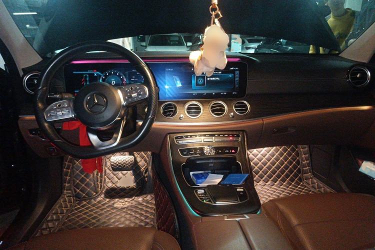 Used Mercedes-Benz E-Class 2019 Restyled E 300 L Sporty and Stylish Edition Center Console
