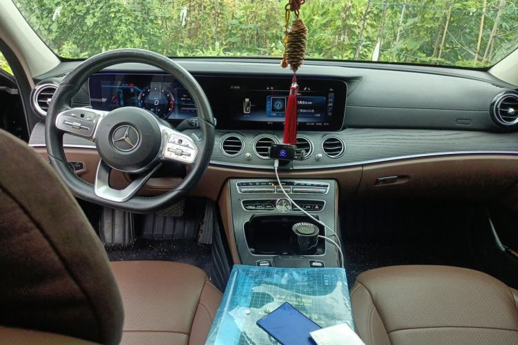 Used Mercedes-Benz E-Class 2019 E 300 L Sport Luxury Edition Center Console