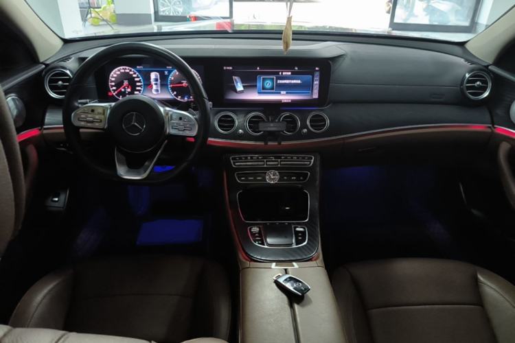 Used Mercedes-Benz E-Class 2019 Restyled E 300 L Sport Luxury Edition Center Console