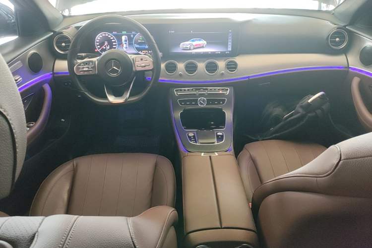 Used Mercedes-Benz E-Class 2019 E 260 Sport Edition Center Console